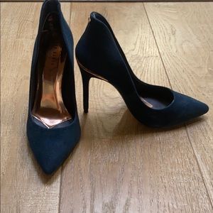 Ted Baker London navy pumps
